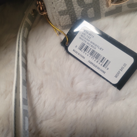 NWT bebe White/Gray with Gold Hardware. Moana Wallet - Picture 2 of 6